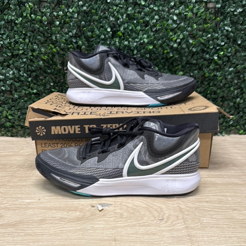 Nike Kyrie 8 - M12/W13.5